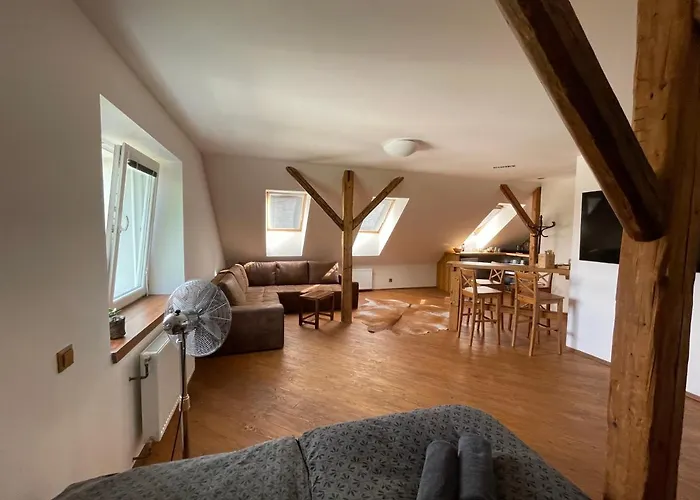 Polská 12 *